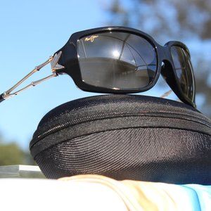 Maui Jim "BAMBOO" 104-16 Gloss Black + Gold Frame / Bronze Lenses~ {NICE WRAPS!}